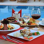 Hotell Ege Tulip Çeşme